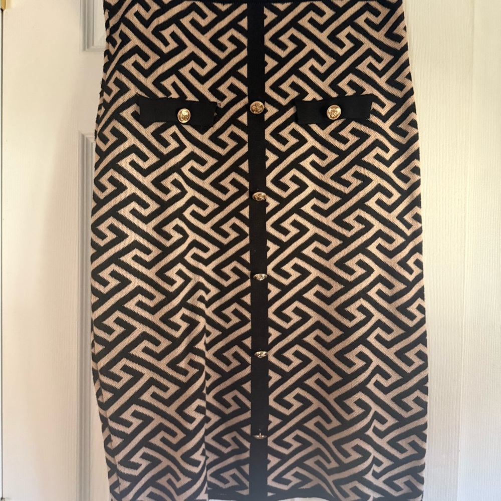 Elegant Black and Tan Geometric Pencil Skirt